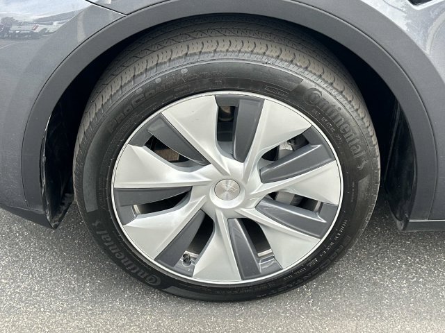 Used 2023 Tesla Model Y Long Range AWD/4WD image 38