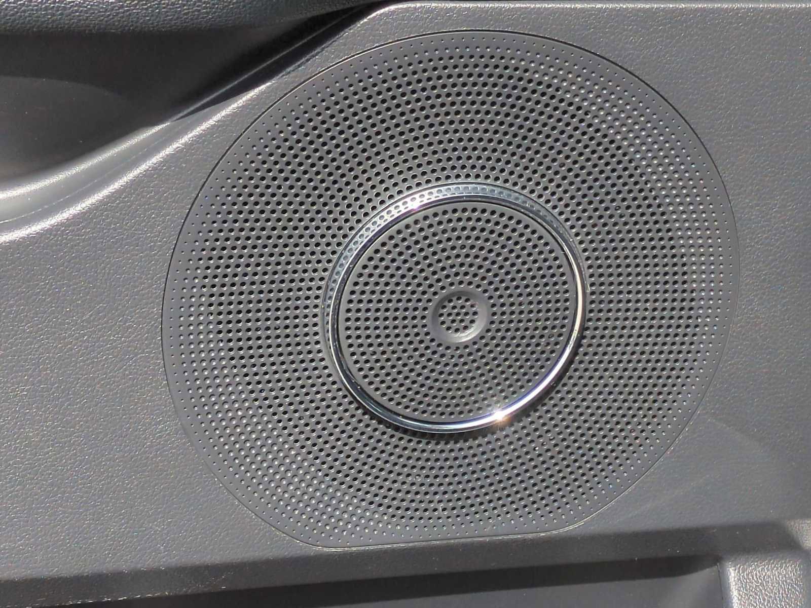 Used 2024 Ford Expedition XLT RWD image 24
