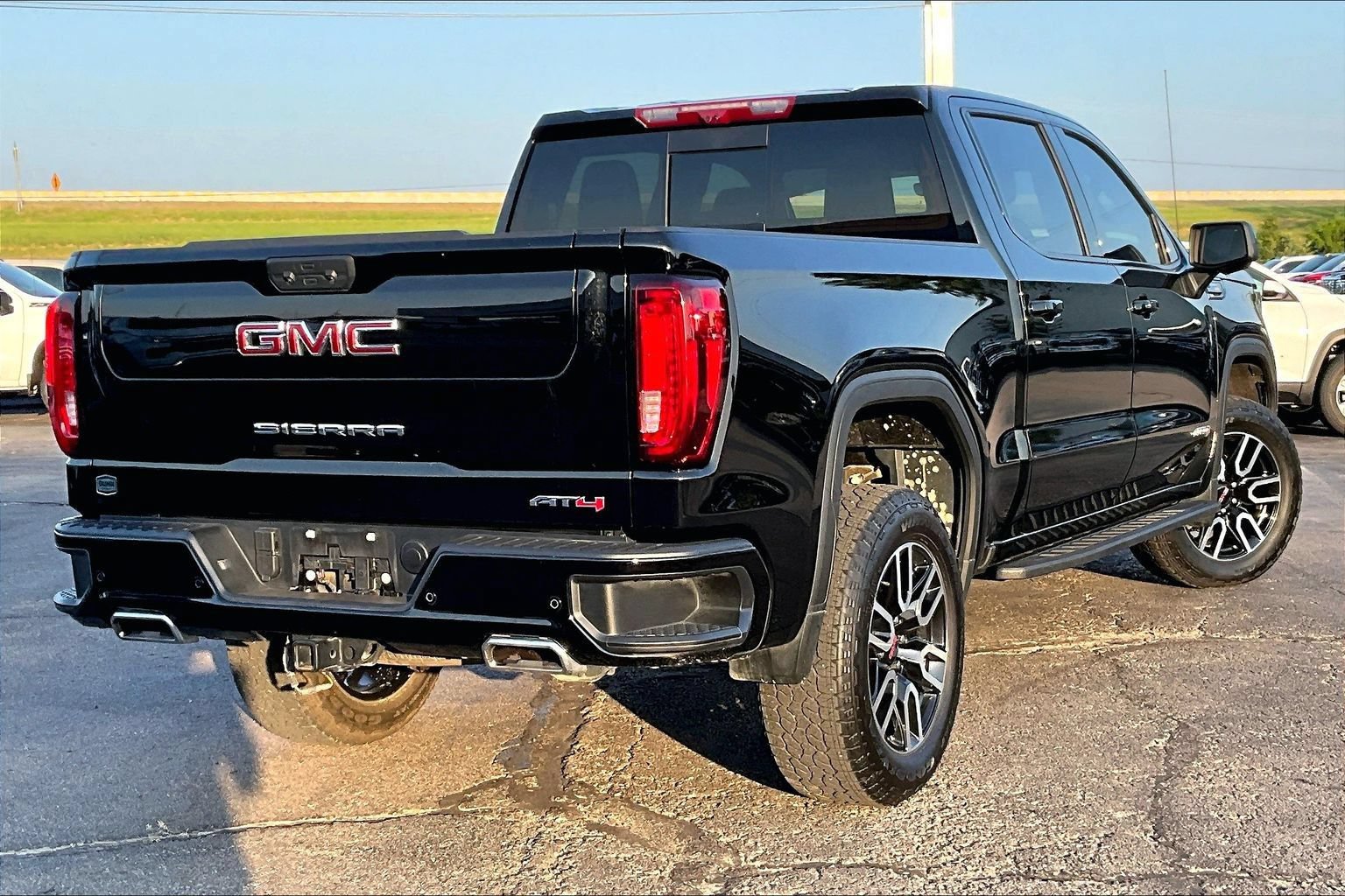 Used 2025 GMC Sierra 1500 AT4 w/ AT4 Premium Package AWD/4WD image 2