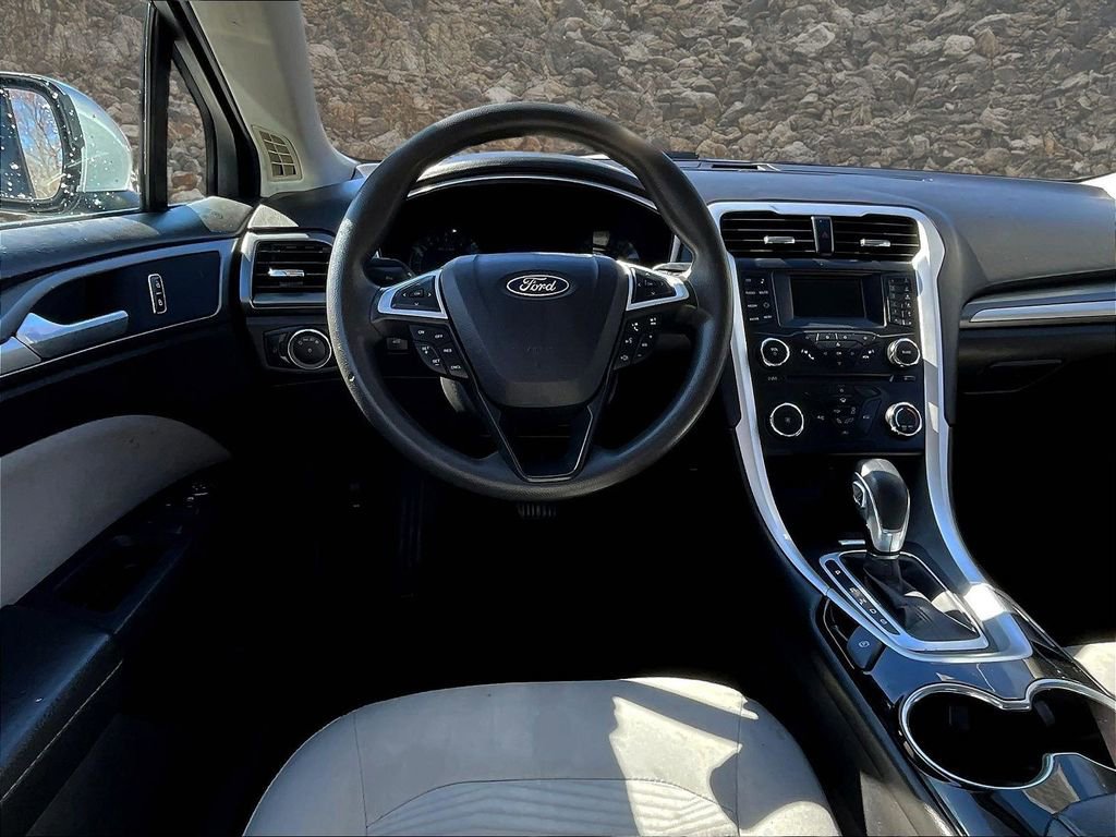 Used 2016 Ford Fusion S FWD image 5