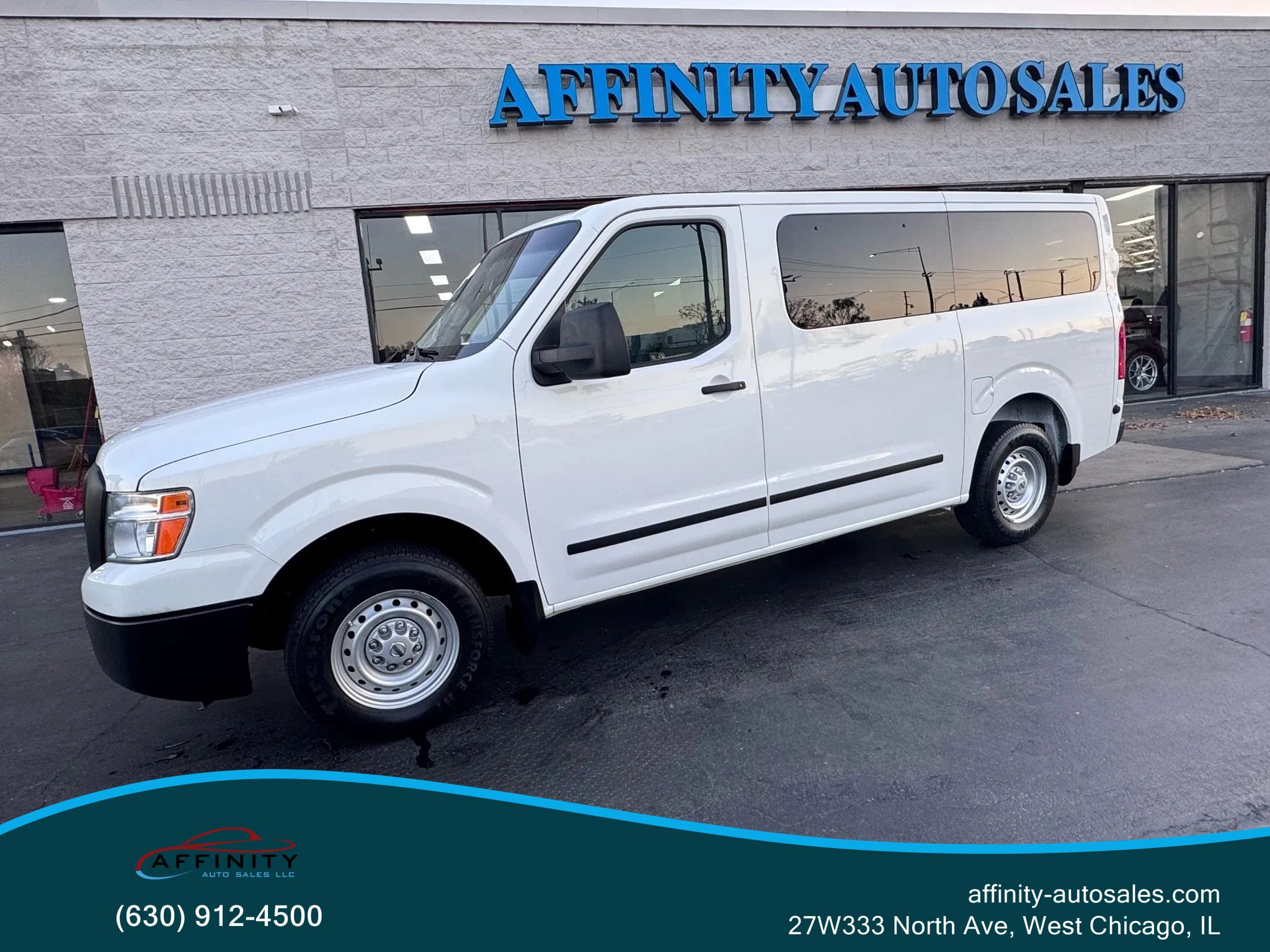 Used 2020 Nissan NV 3500 S image 2