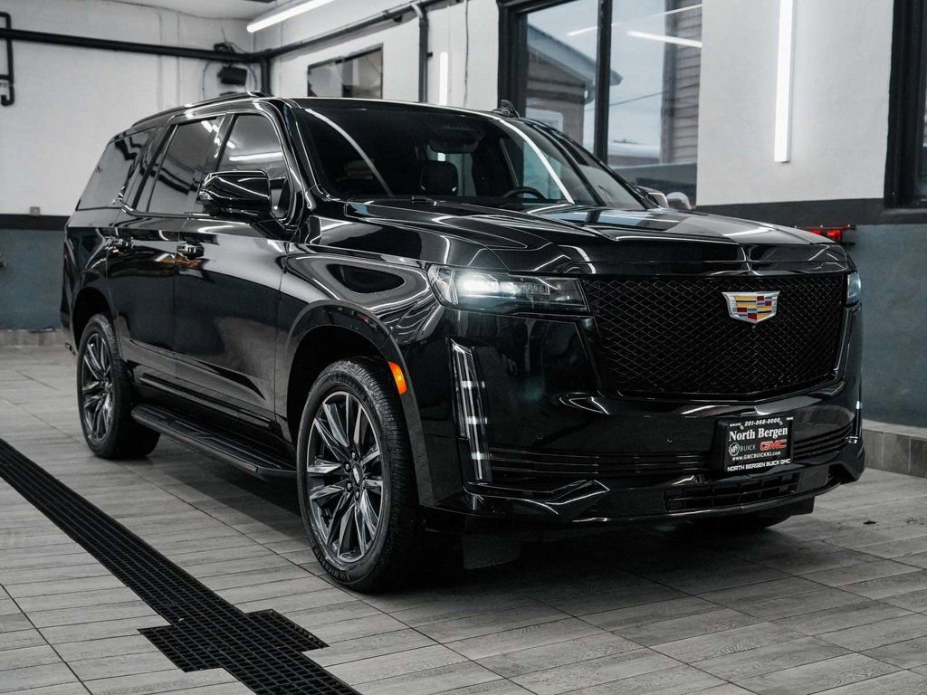 Used 2024 Cadillac Escalade Sport image 3