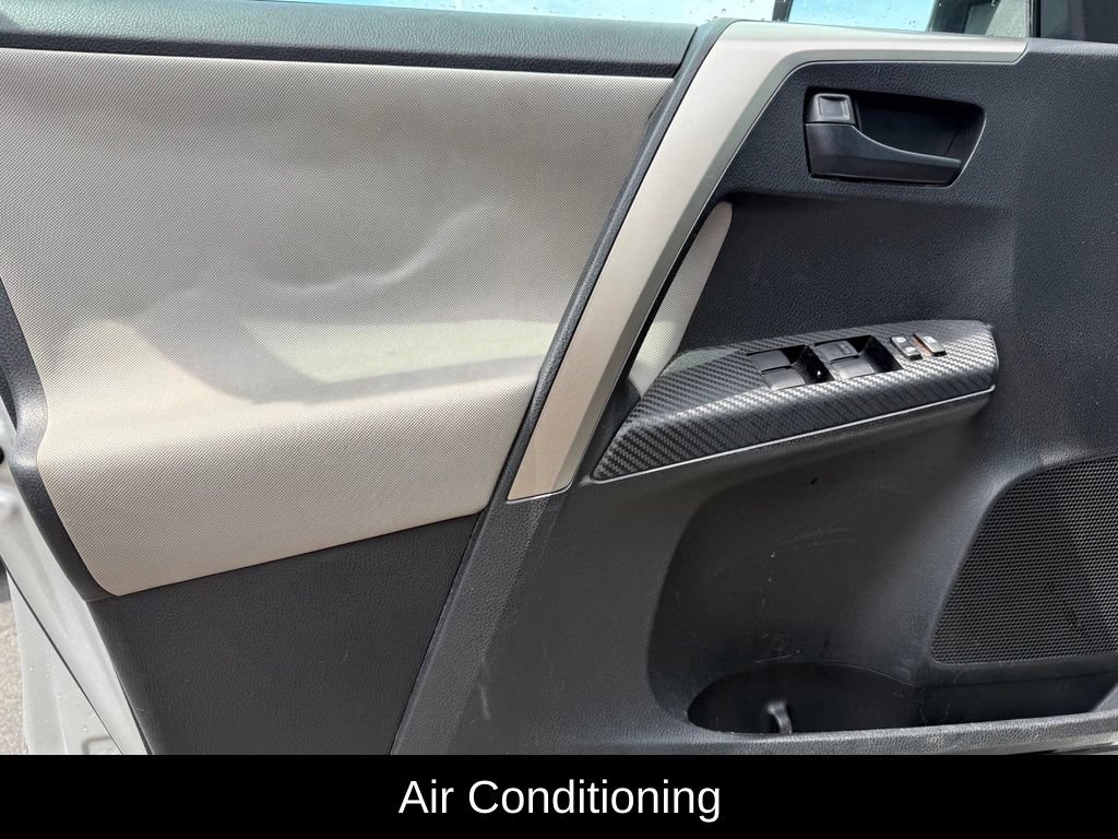 Used 2015 Toyota RAV4 LE AWD/4WD image 6