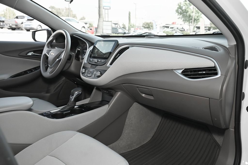 Used 2023 Chevrolet Malibu LS FWD image 39