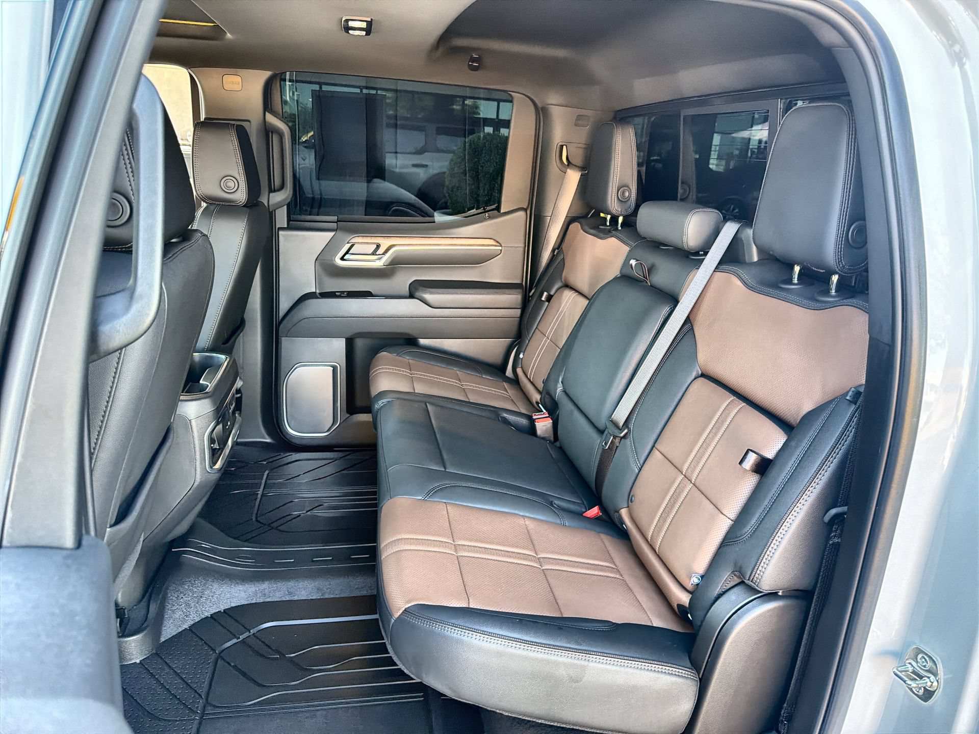 Used 2026 Chevrolet Silverado 1500 High Country w/ High Country Premium Package AWD/4WD image 23