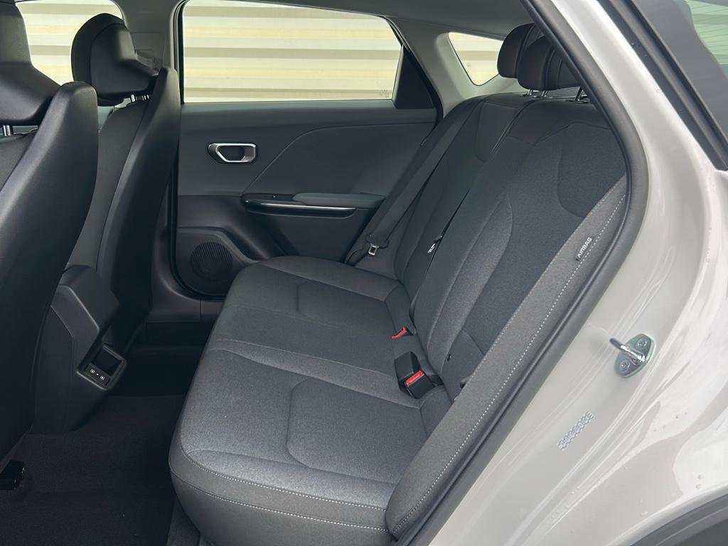 New 2025 Kia K4 LXS image 11