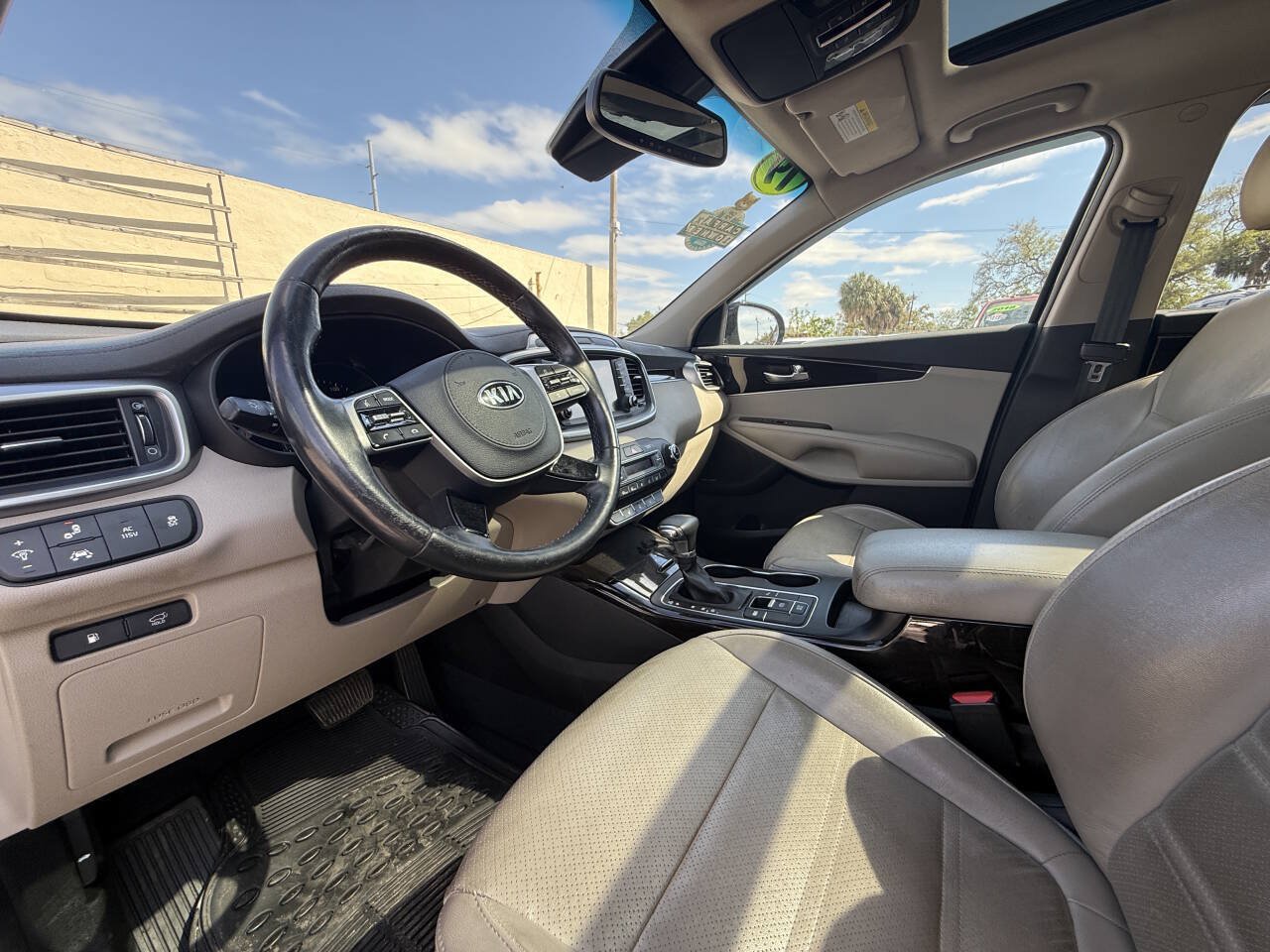 Used 2019 Kia Sorento EX w/ EX Touring Package FWD image 15