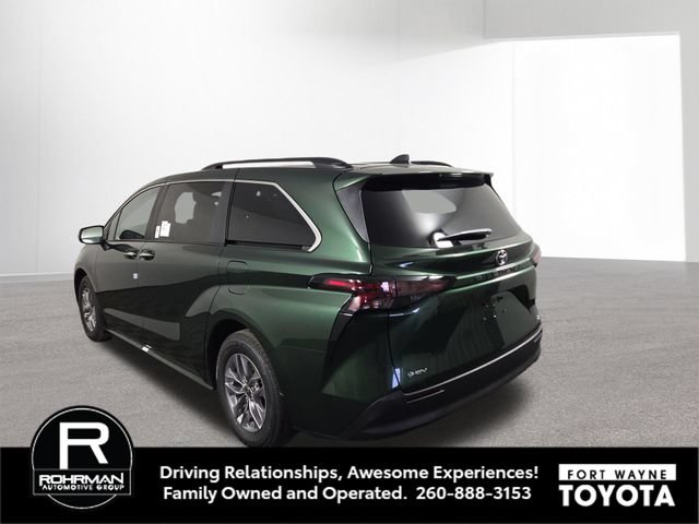 New 2026 Toyota Sienna XLE FWD image 9