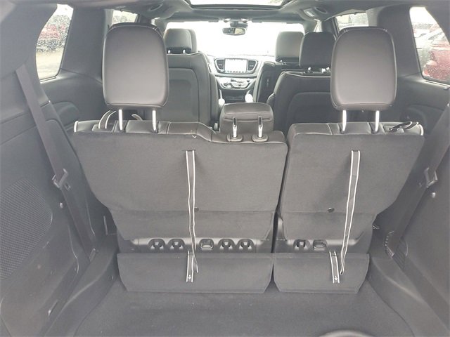 New 2026 Chrysler Pacifica Limited w/ Uconnect Theater Family Group image 8