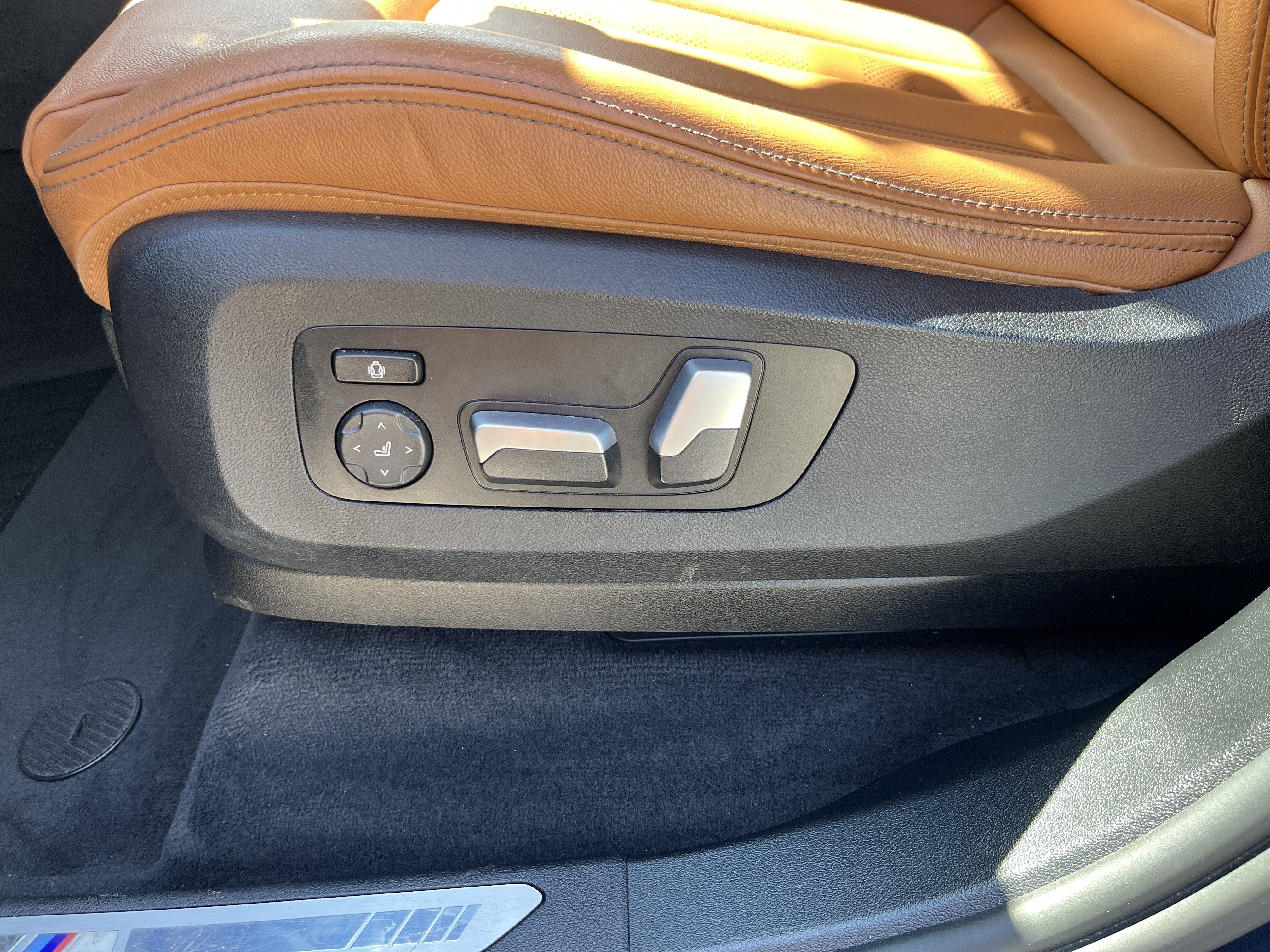 Used 2022 BMW X5 xDrive40i w/ M Sport Package AWD/4WD image 37