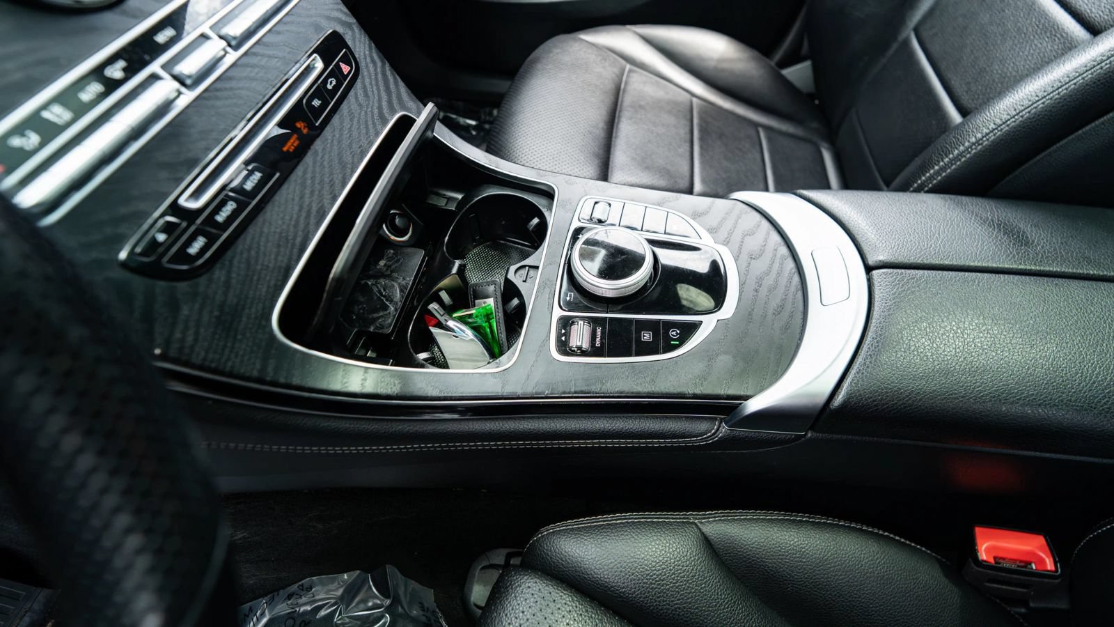 Used 2019 Mercedes-Benz GLC 300 4MATIC w/ Premium Package image 45