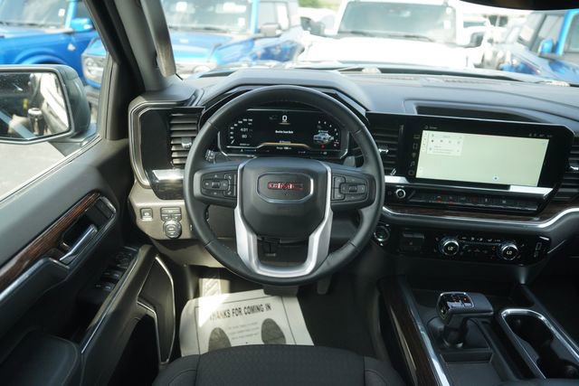 Used 2025 GMC Sierra 1500 Elevation w/ LPO, Elevation Black Package AWD/4WD image 21