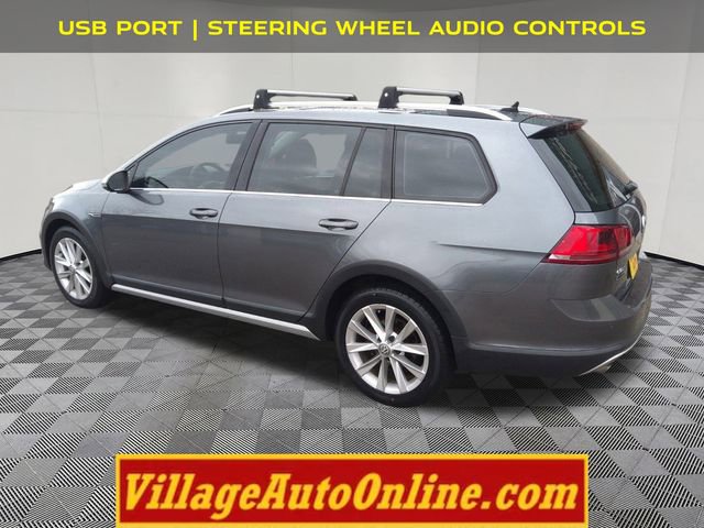 Used 2017 Volkswagen Golf Alltrack SE image 2