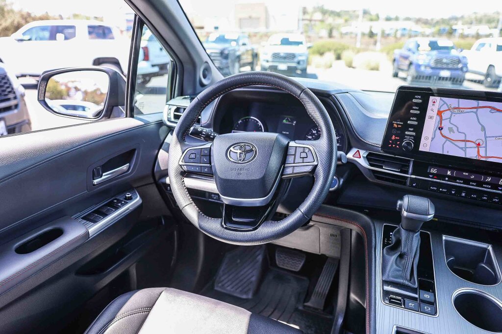 Certified 2023 Toyota Sienna XSE w/ XSE Plus Package AWD/4WD image 4