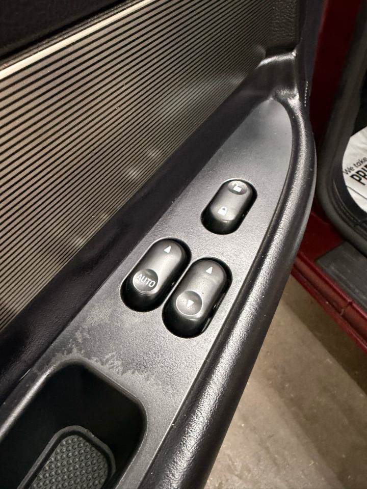 Used 2004 Ford Thunderbird RWD image 14