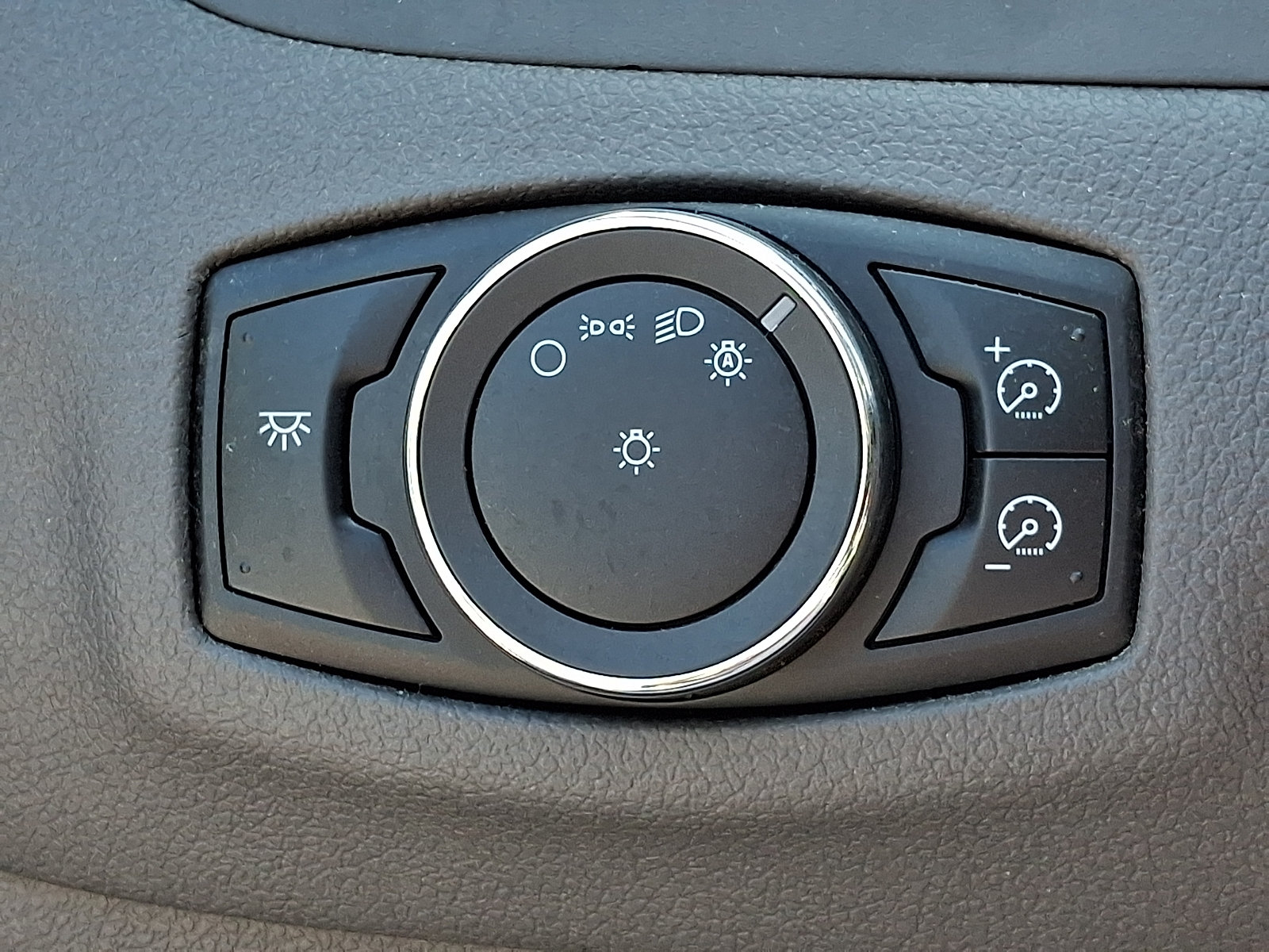 Used 2013 Ford Edge SEL FWD image 24