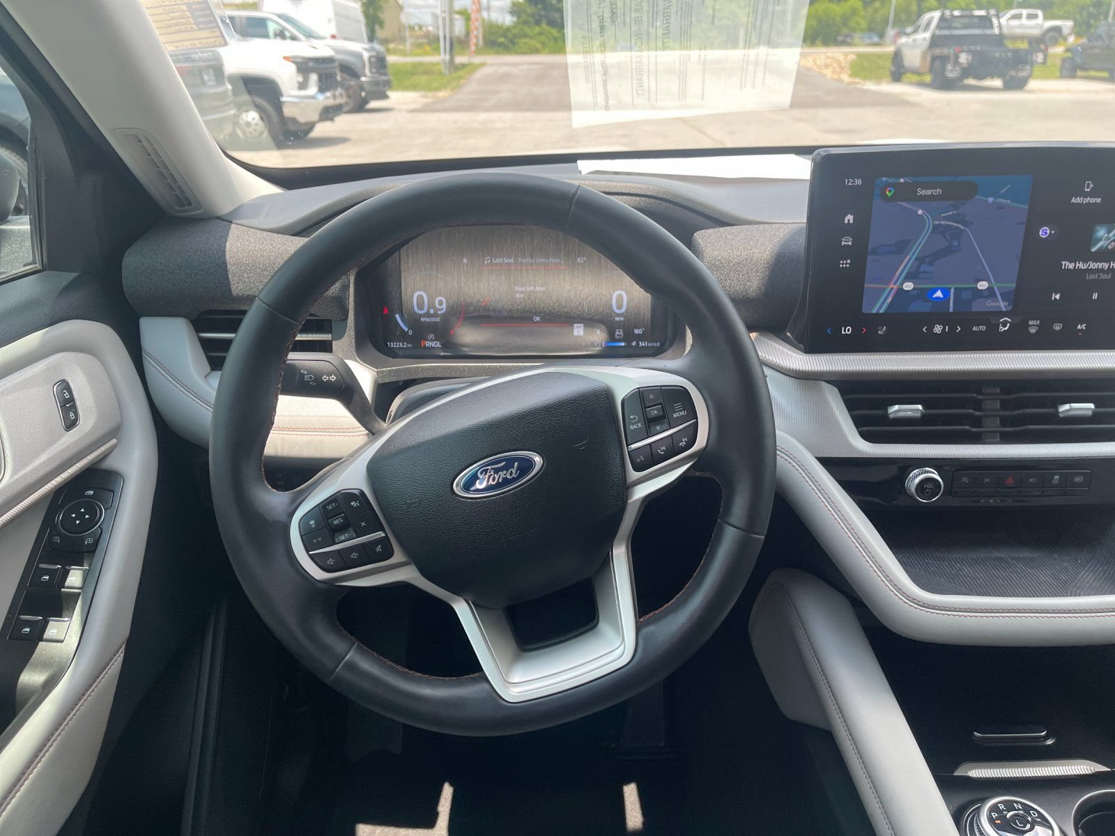Used 2025 Ford Explorer Active w/ Active Comfort Package RWD image 16