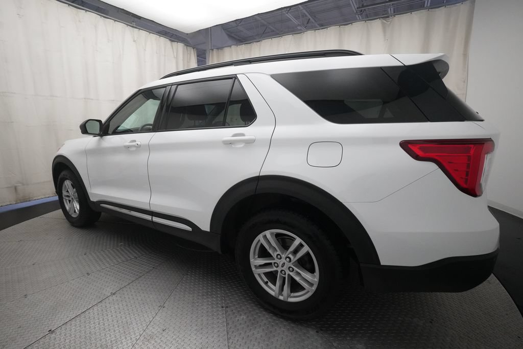 Used 2021 Ford Explorer XLT w/ Equipment Group 202A AWD/4WD image 34