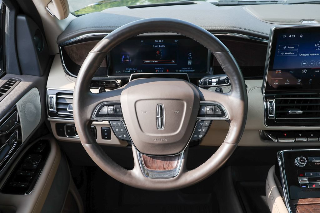 Certified 2022 Lincoln Navigator Reserve AWD/4WD image 9