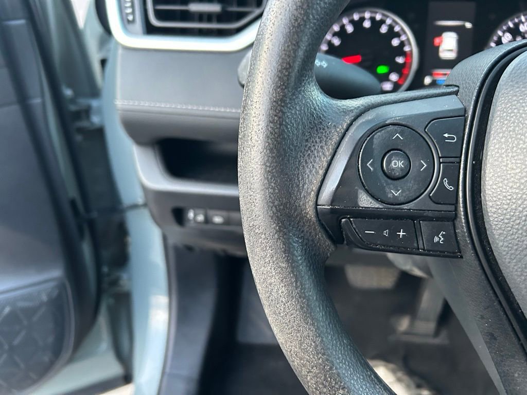 Used 2022 Toyota RAV4 XLE AWD/4WD image 20
