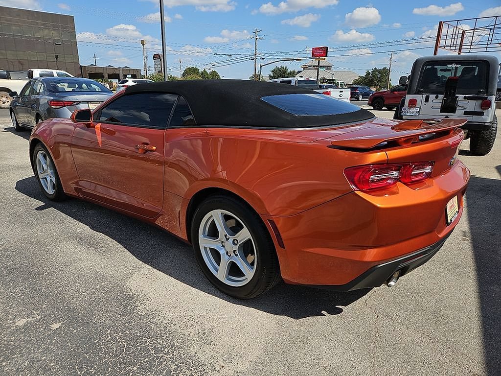 Used 2023 Chevrolet Camaro LT RWD image 4