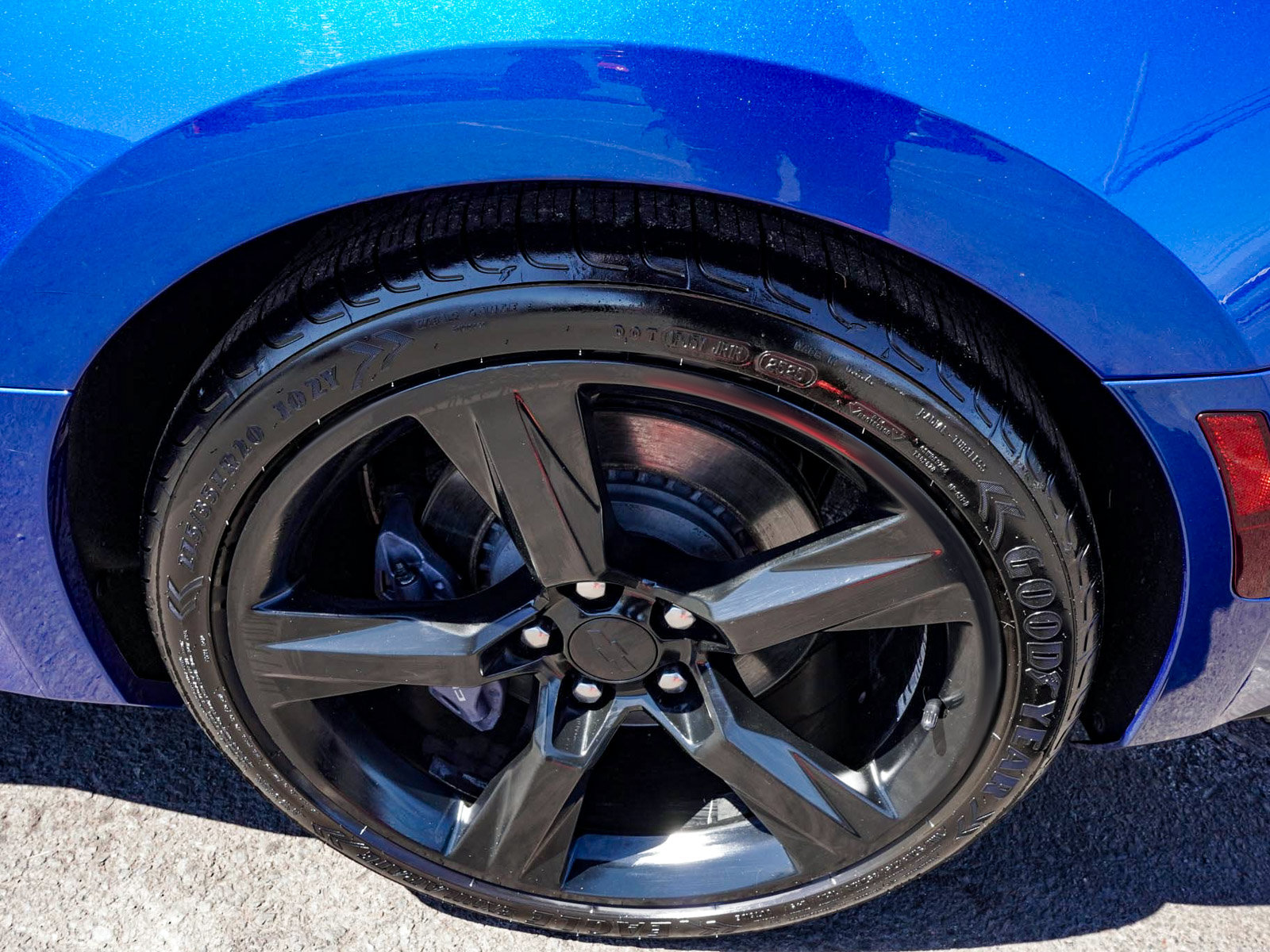 Used 2018 Chevrolet Camaro SS RWD image 15