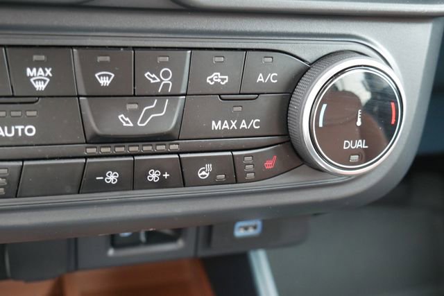 Used 2024 Ford Maverick Lariat image 5