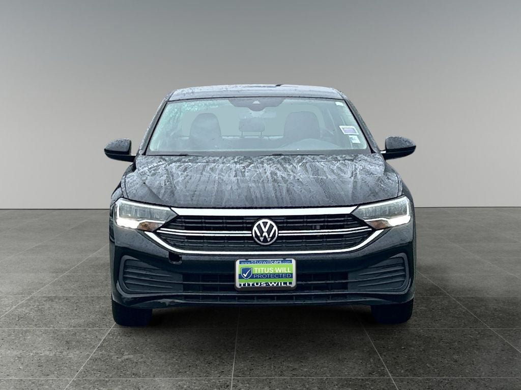Used 2022 Volkswagen Jetta SE FWD image 2