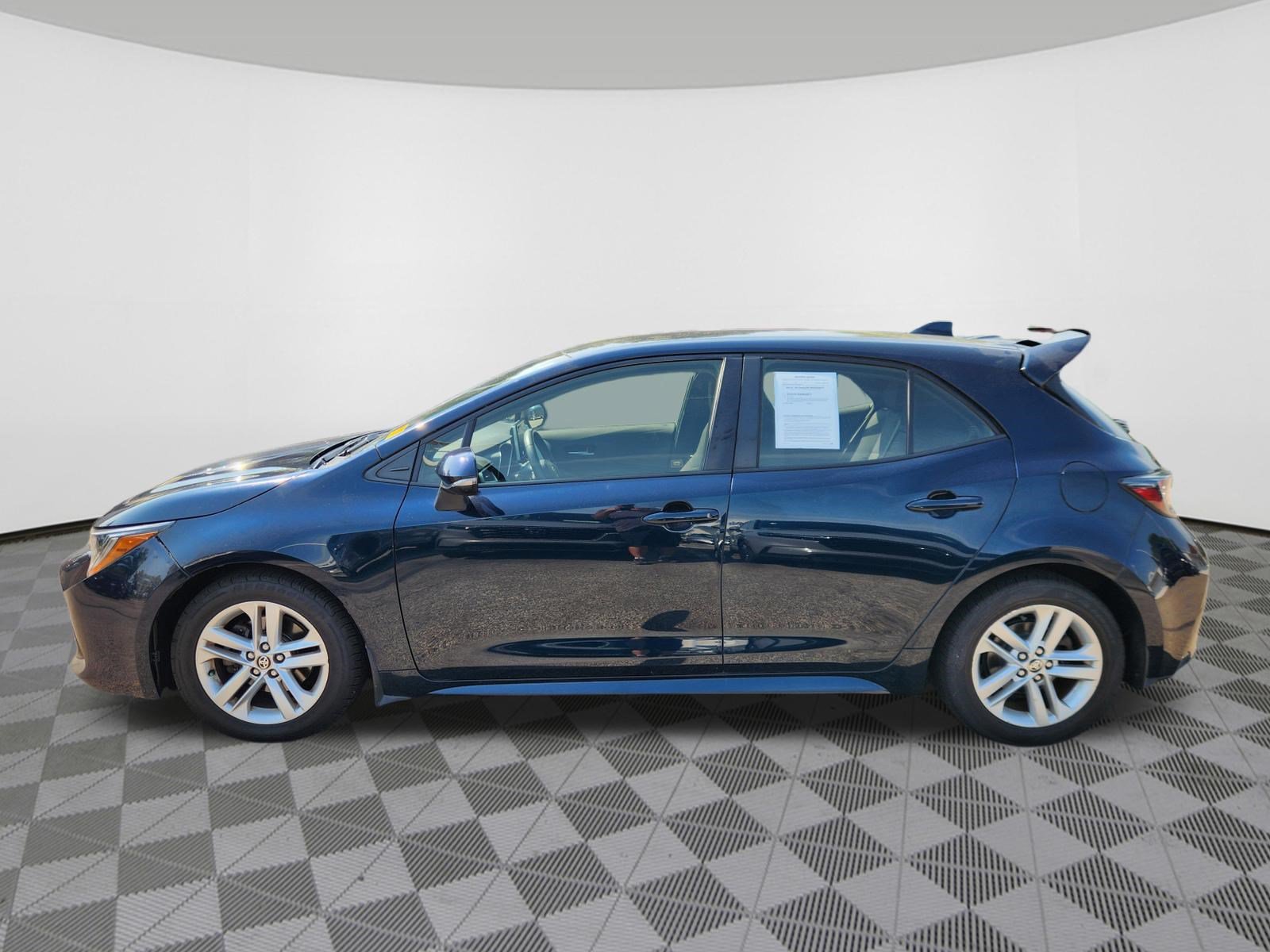 Used 2019 Toyota Corolla SE w/ SE Option Package FWD image 5