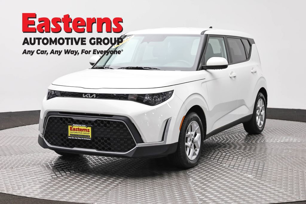 Used 2024 Kia Soul LX w/ Option Group 015