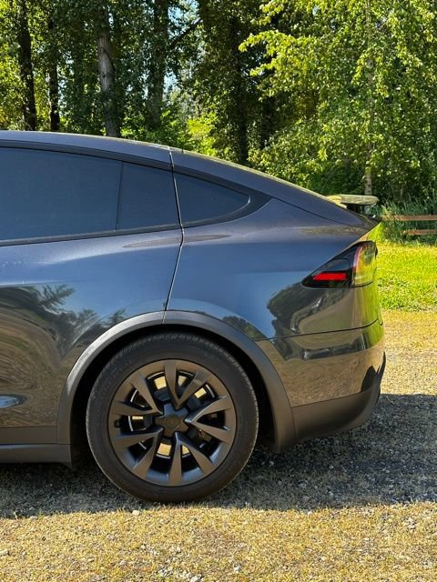 Used 2024 Tesla Model X AWD/4WD image 35