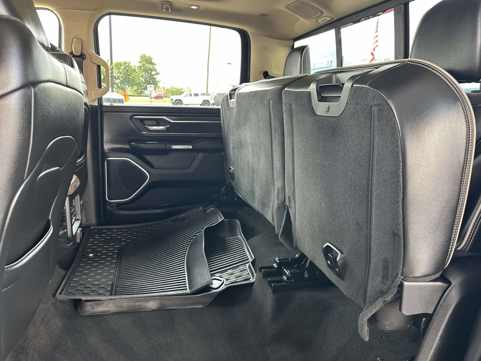 Used 2019 RAM 1500 Laramie AWD/4WD image 27