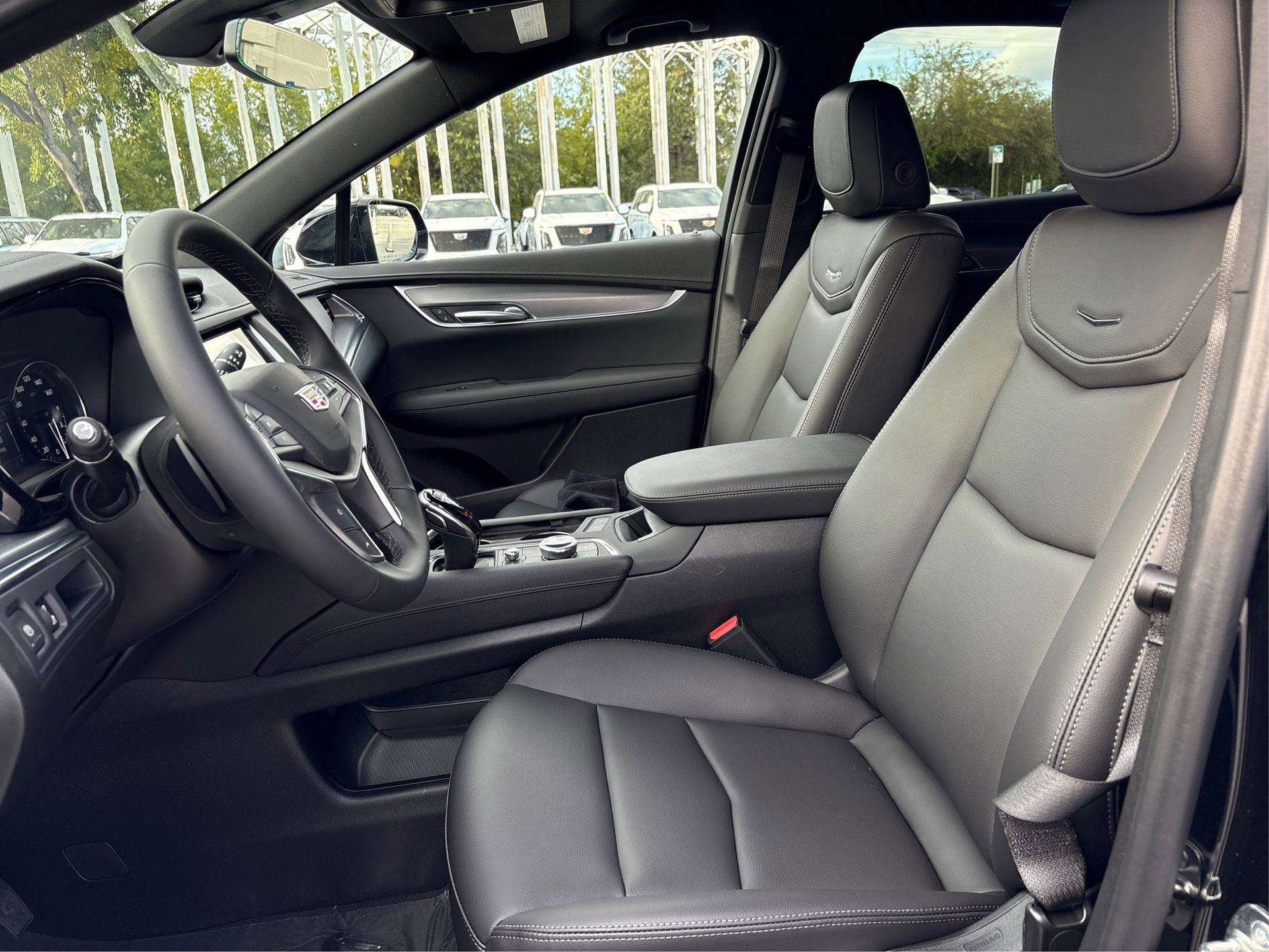 New 2026 Cadillac XT5 Luxury image 9