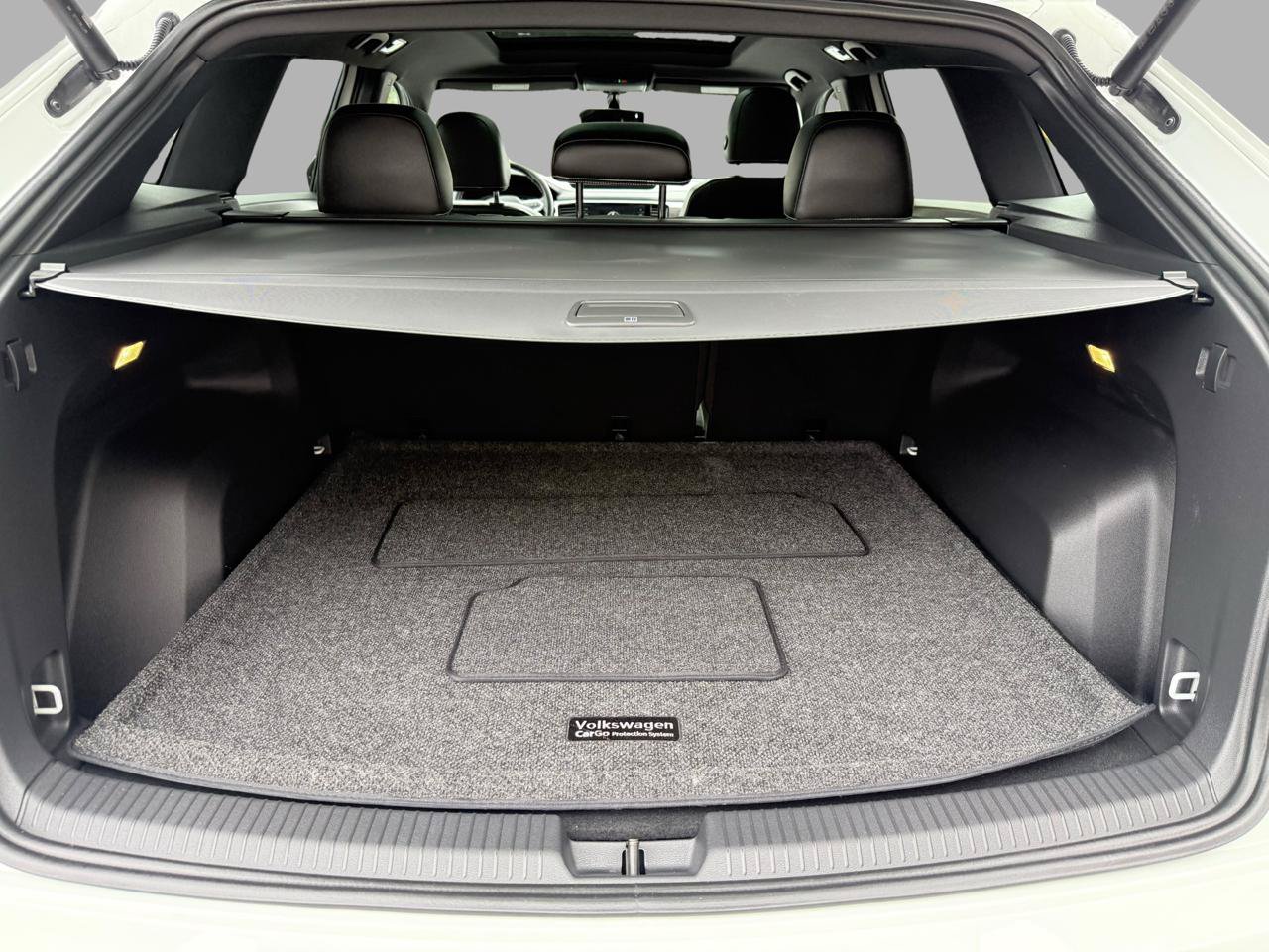 Used 2023 Volkswagen Atlas Cross Sport SE w/ Panoramic Sunroof Package FWD image 31