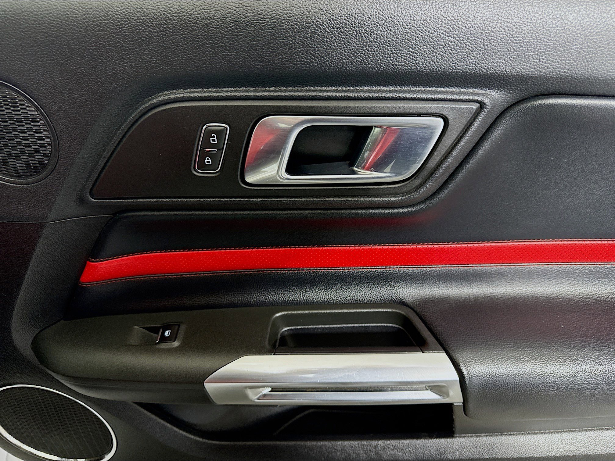 Used 2019 Ford Mustang GT Premium w/ Equipment Group 401A image 29