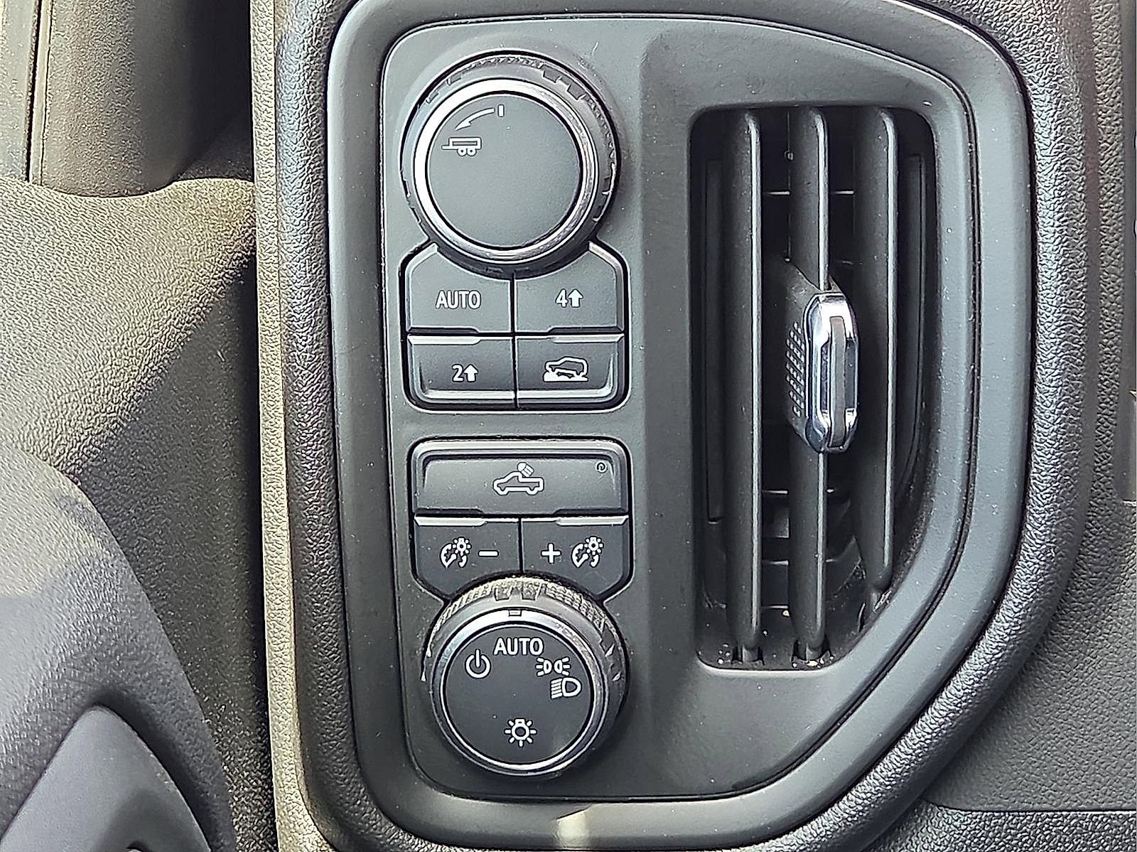 Used 2023 Chevrolet Silverado 1500 Custom image 21