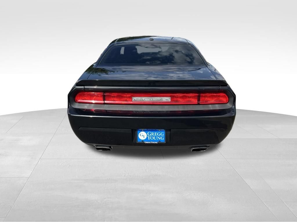 Used 2009 Dodge Challenger R/T w/ Sound Group RWD image 5