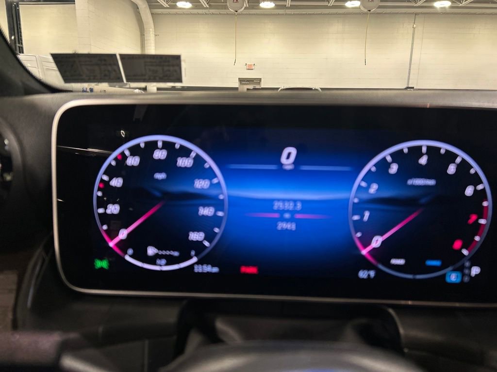 Used 2025 Mercedes-Benz GLC 300 GLC 300 image 27