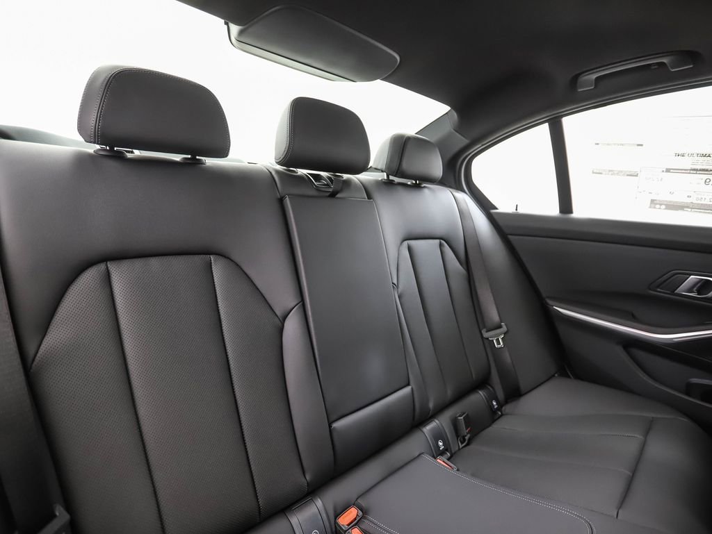 New 2026 BMW 330i xDrive Sedan w/ Convenience Package image 28