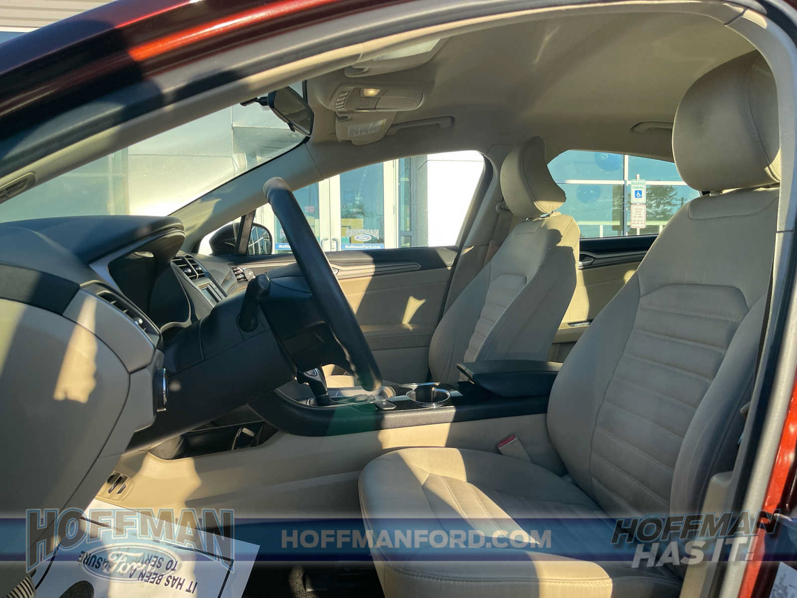 Used 2015 Ford Fusion SE FWD image 10