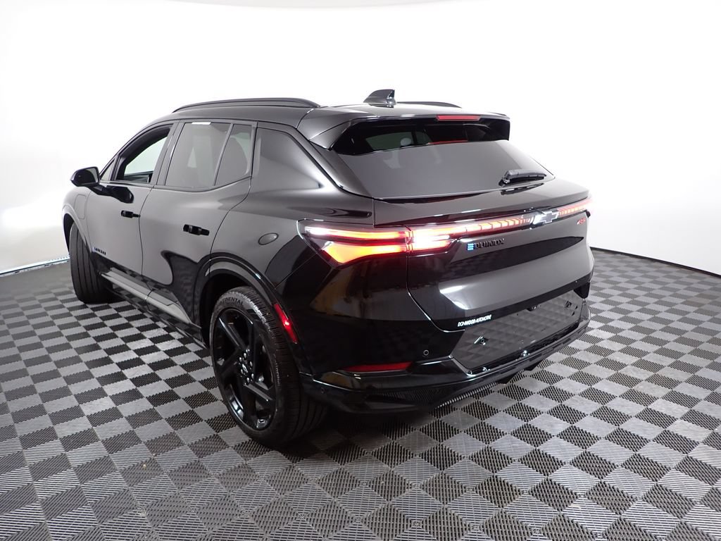 Used 2024 Chevrolet Equinox EV RS FWD image 13