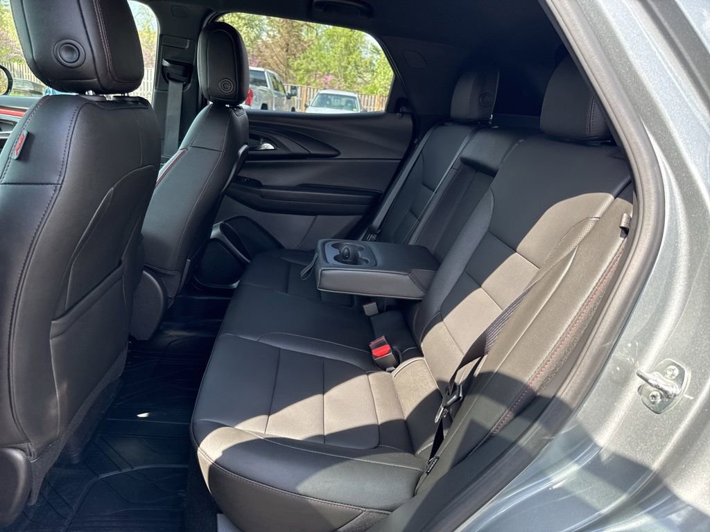 Used 2025 Chevrolet TrailBlazer RS FWD image 39