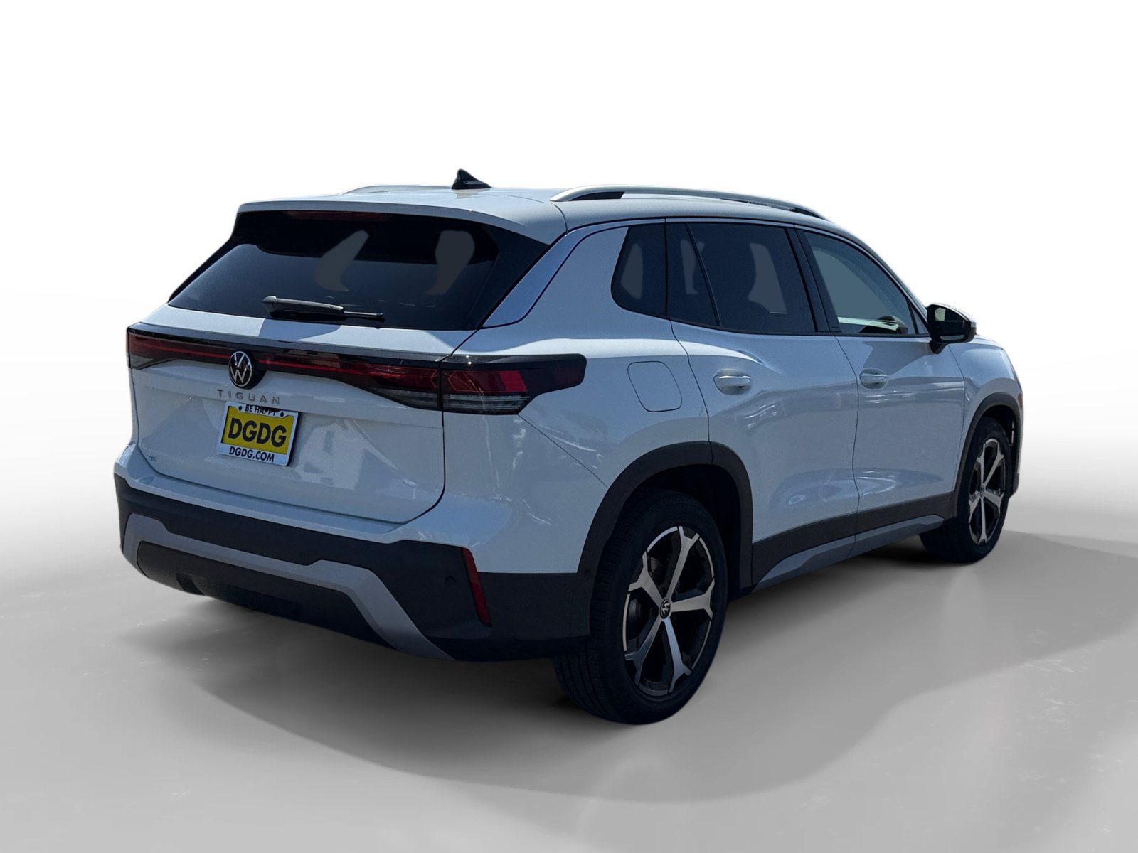 New 2026 Volkswagen Tiguan SE FWD image 5