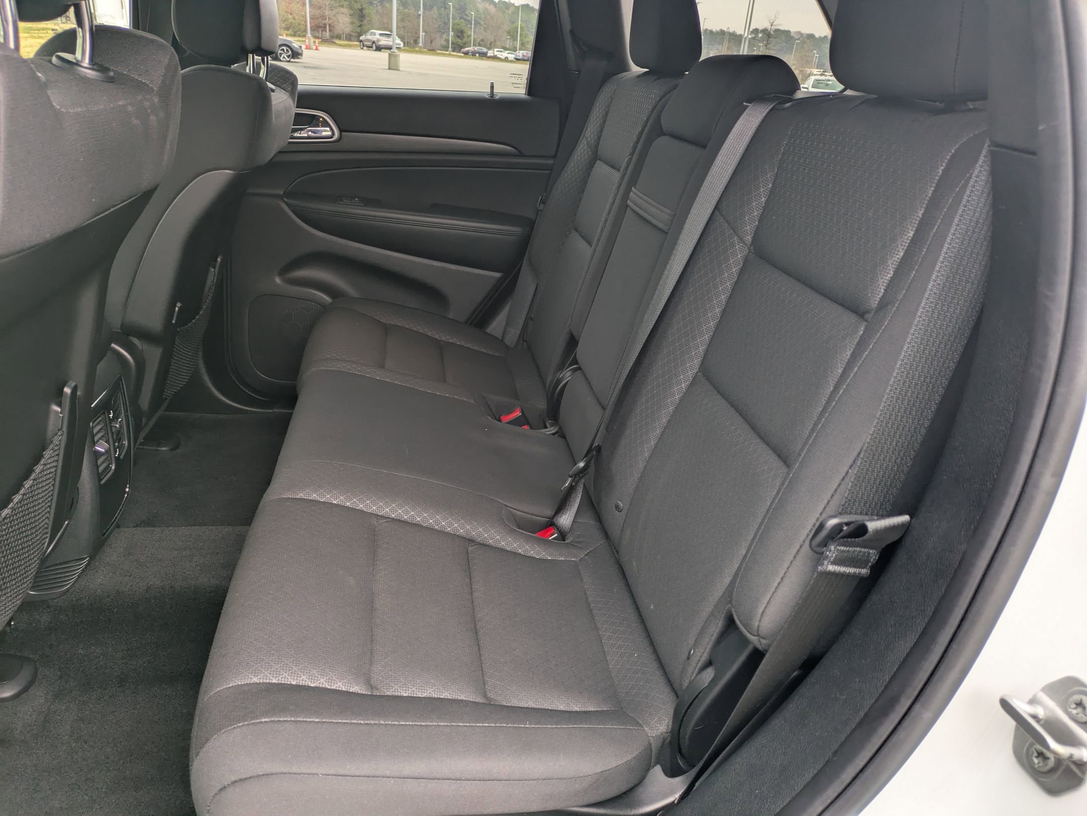 Used 2018 Jeep Grand Cherokee Laredo image 24