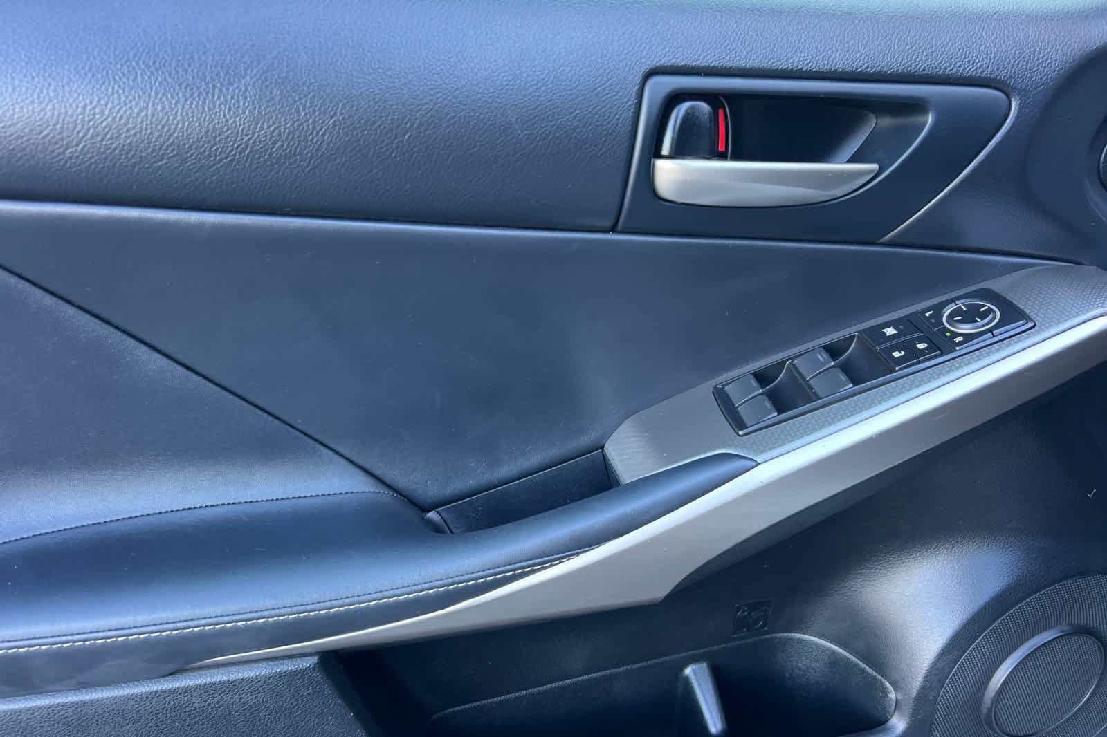 Used 2017 Lexus IS 200t F Sport w/ F Sport Package RWD image 12