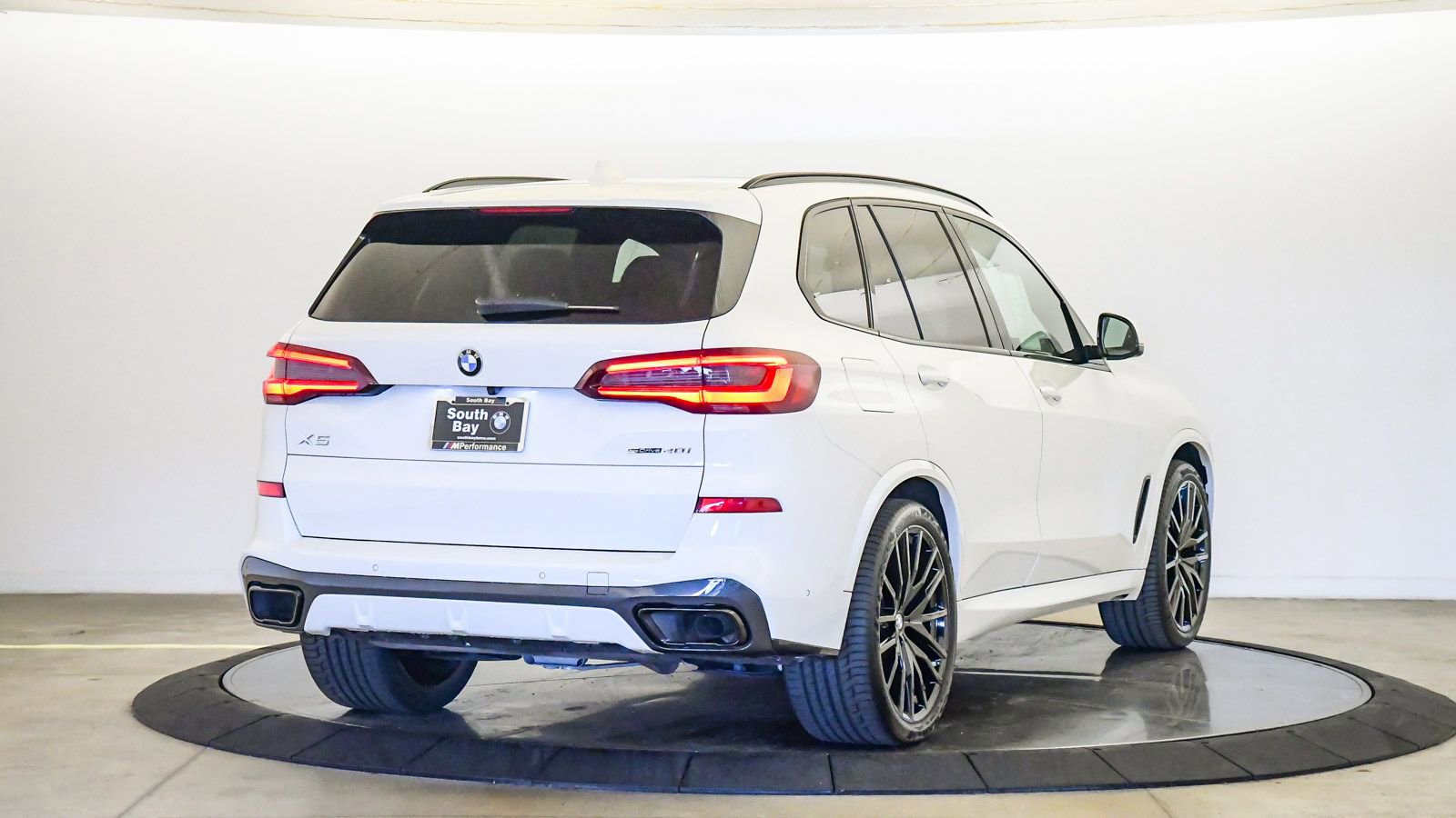 Certified 2022 BMW X5 sDrive40i w/ M Sport Package image 5