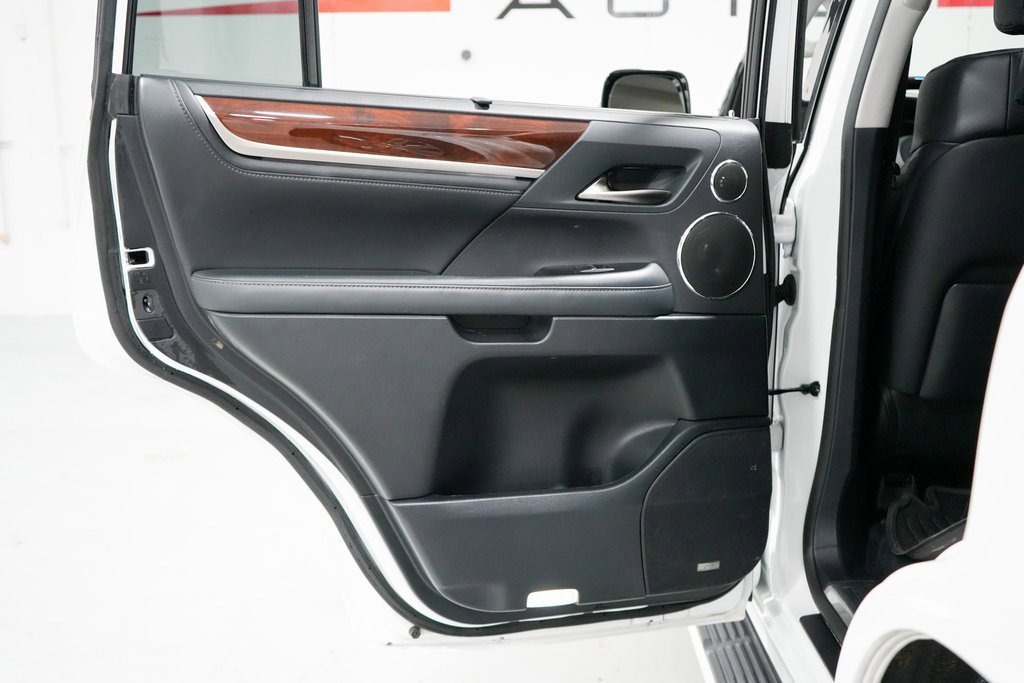 Used 2017 Lexus LX 570 4WD image 33