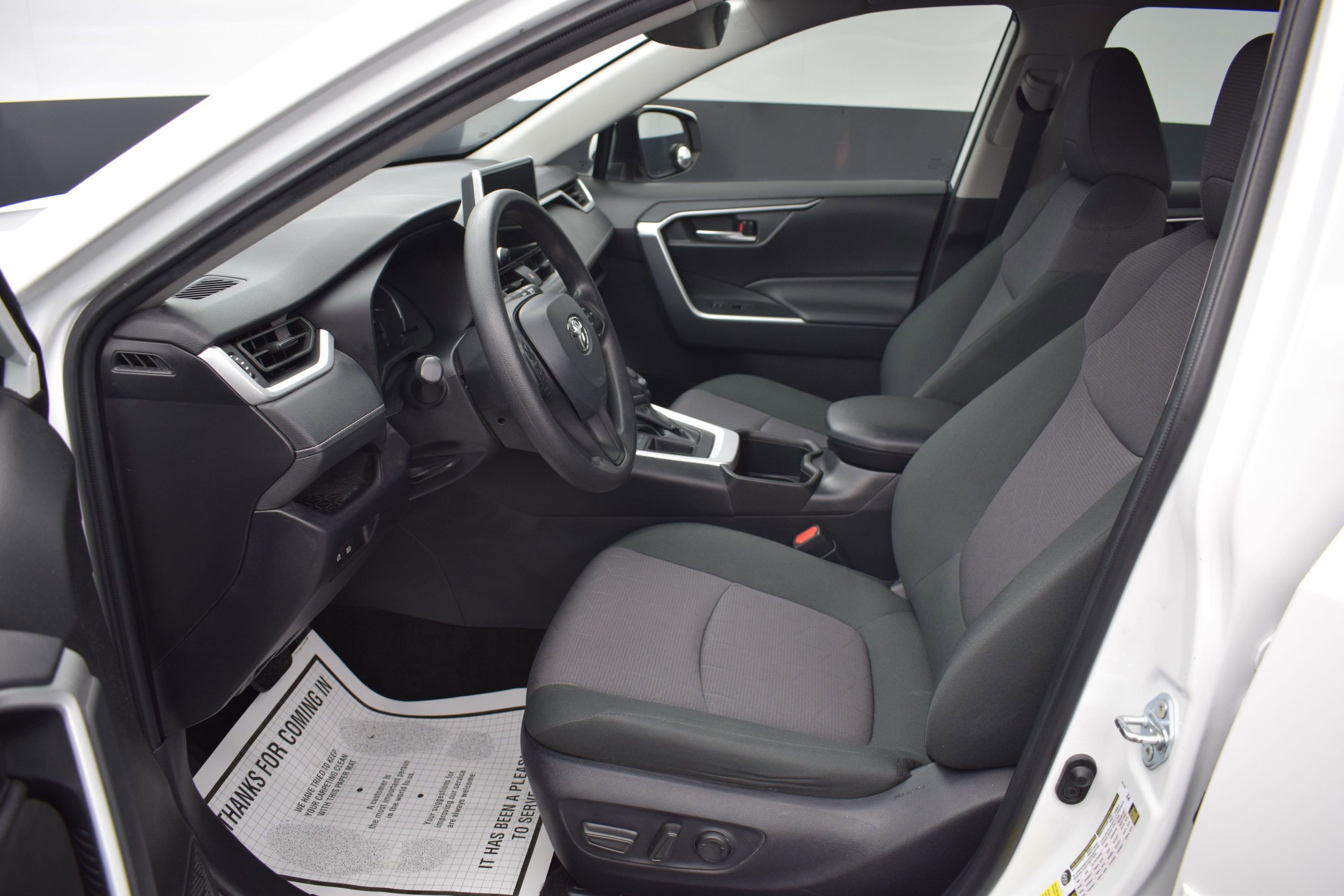 Used 2024 Toyota RAV4 XLE FWD image 13