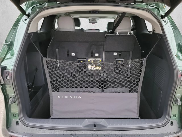 Used 2026 Toyota Sienna XLE FWD image 6
