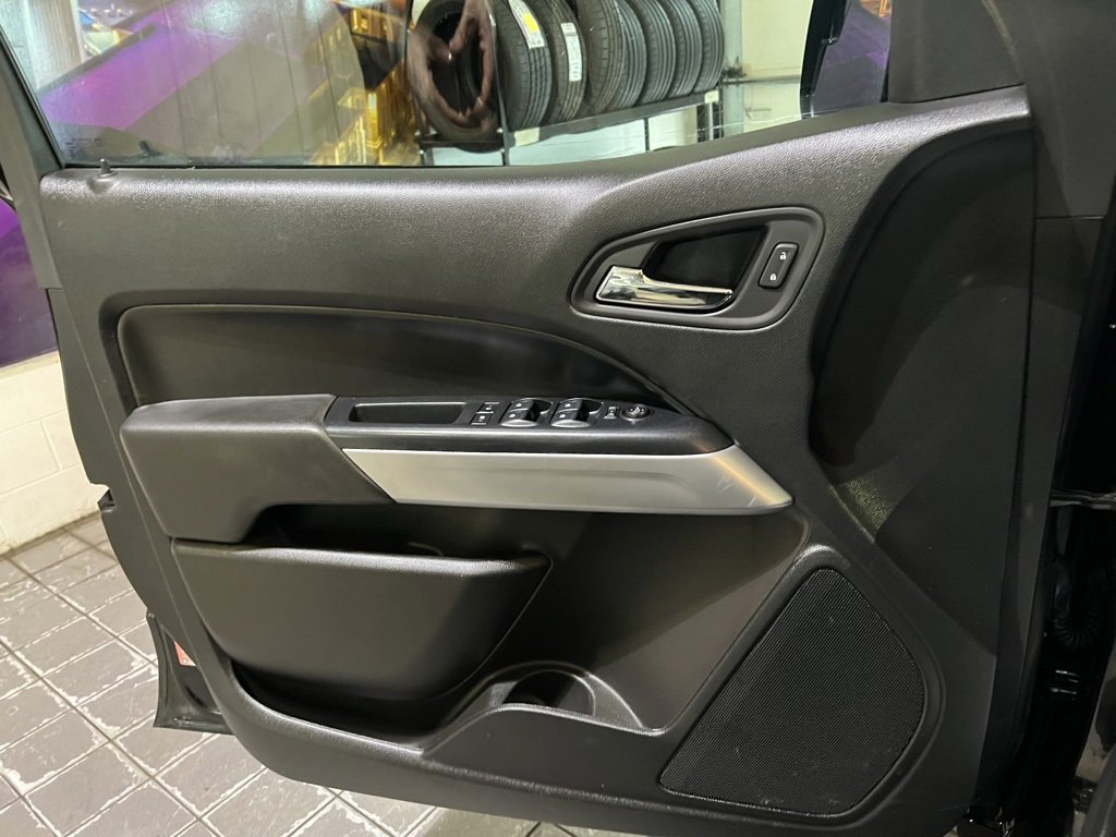 Used 2020 Chevrolet Colorado ZR2 w/ Colorado ZR2 Bison Edition image 18